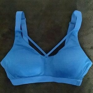 VS lightweight sports bra
